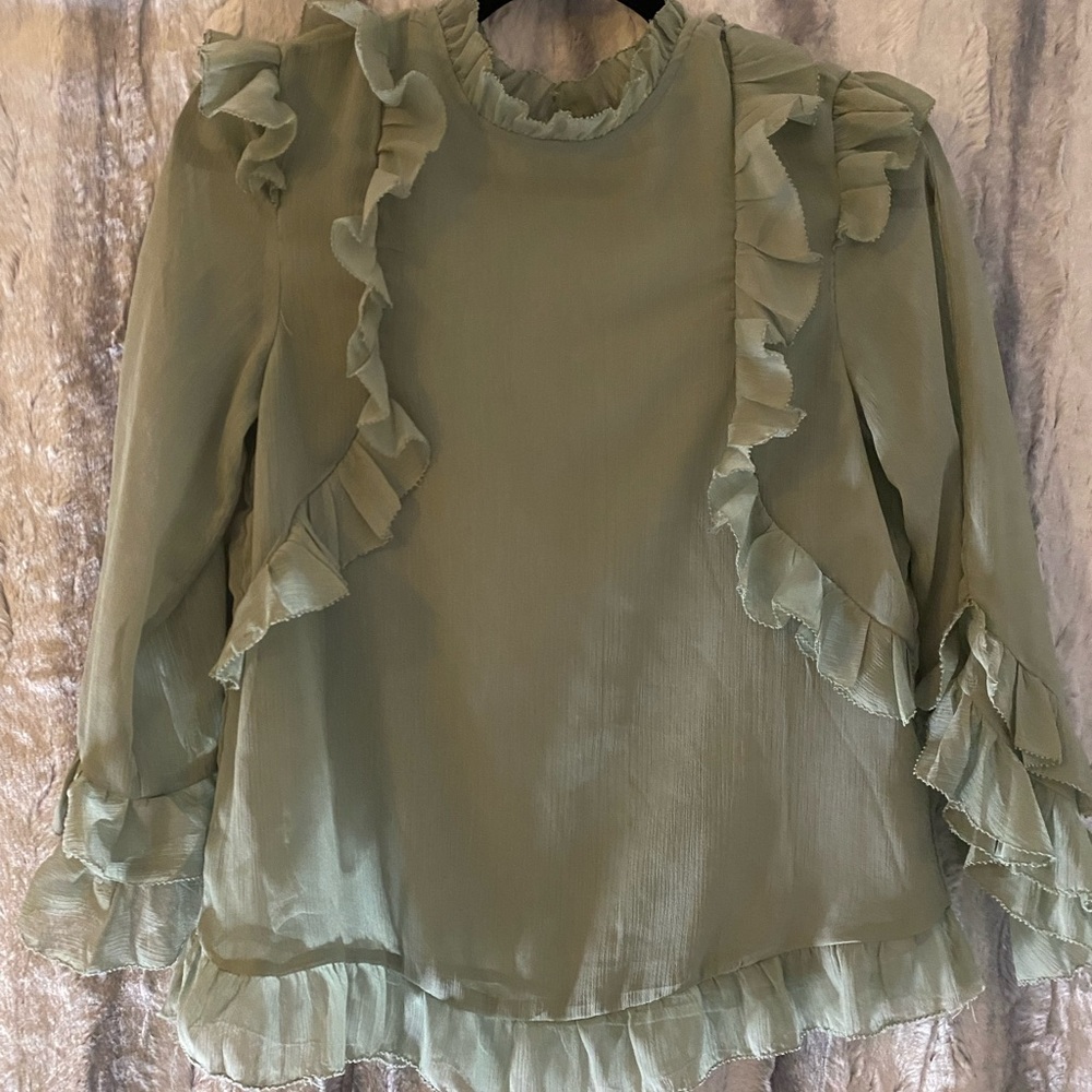 H &M light green top size 4